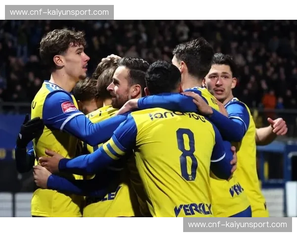 荷乙巅峰对话：坎布尔vs特尔斯达，绿茵场上的冰与火之歌